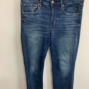 AMERICAN EAGLE MOM JEANS